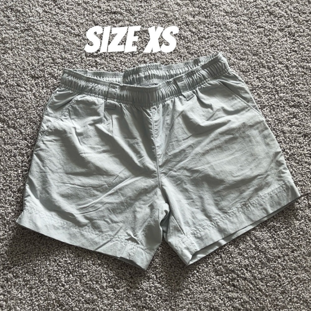Women’s Columbia PFG shorts size XS